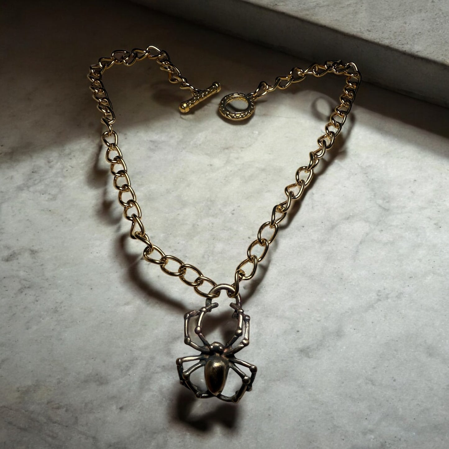 Venom Choker — Brass