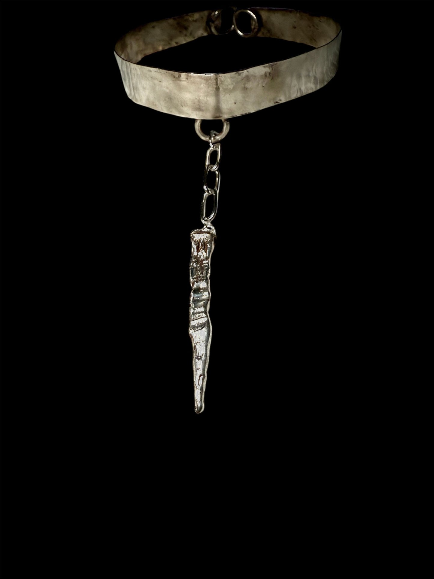 Nocturne Nail Choker