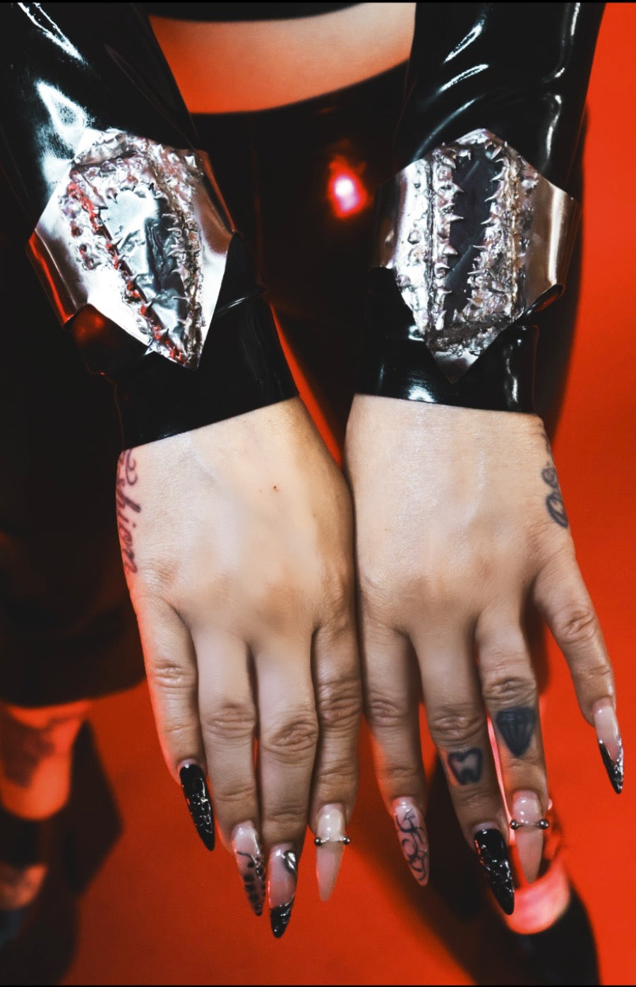 Iron Vein Cuffs ( Set)