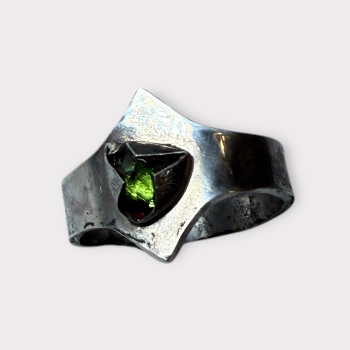 Serpentine Idunn's Renewal Shield Ring