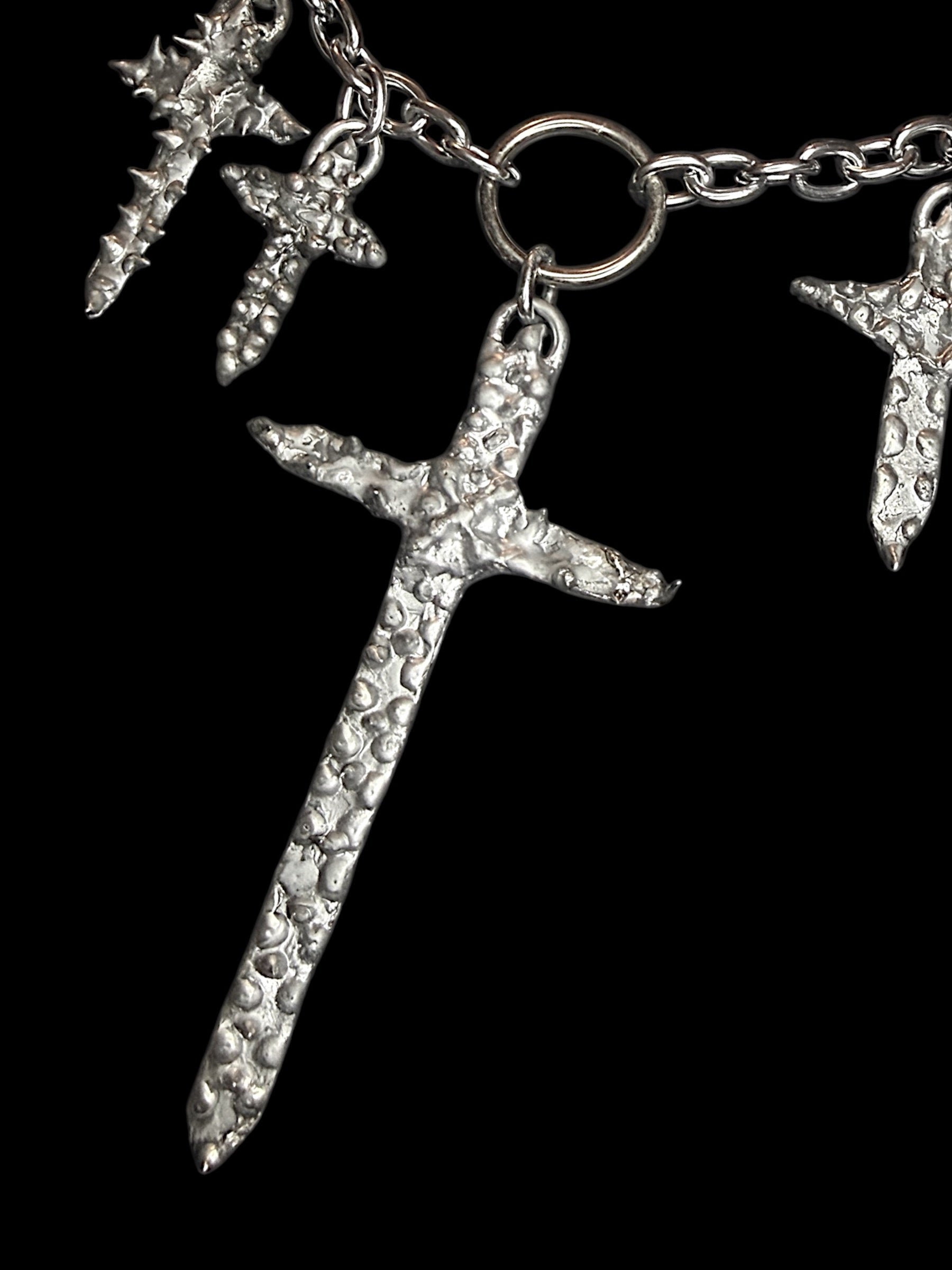 The Sacred Chain of Seng Noir