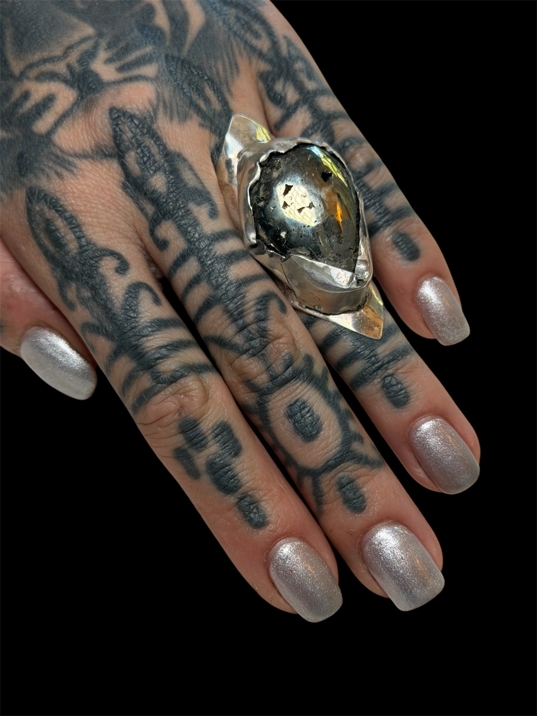 Hematite Shield Ring (925 sterling silver)