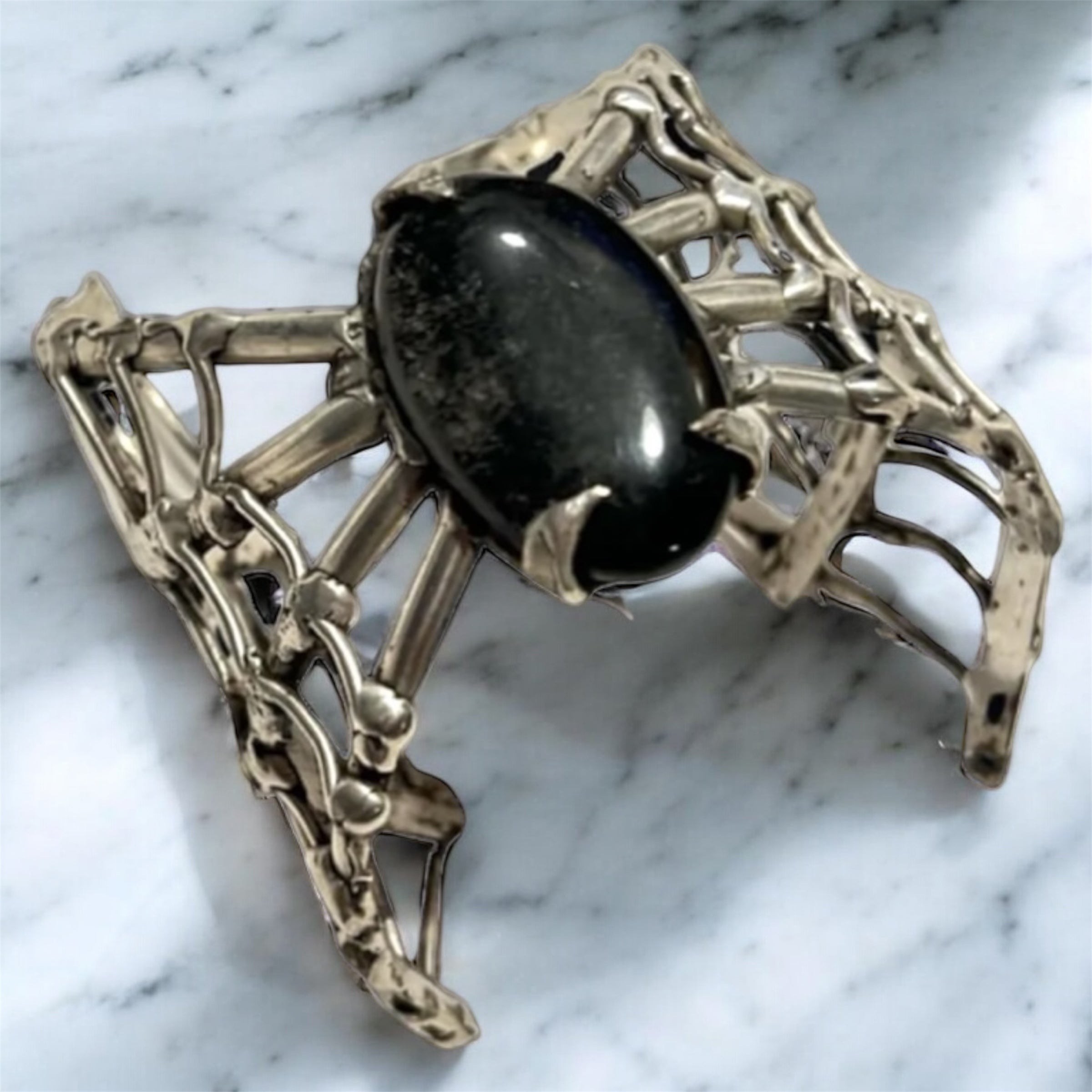 Obsidian Venom Cuff