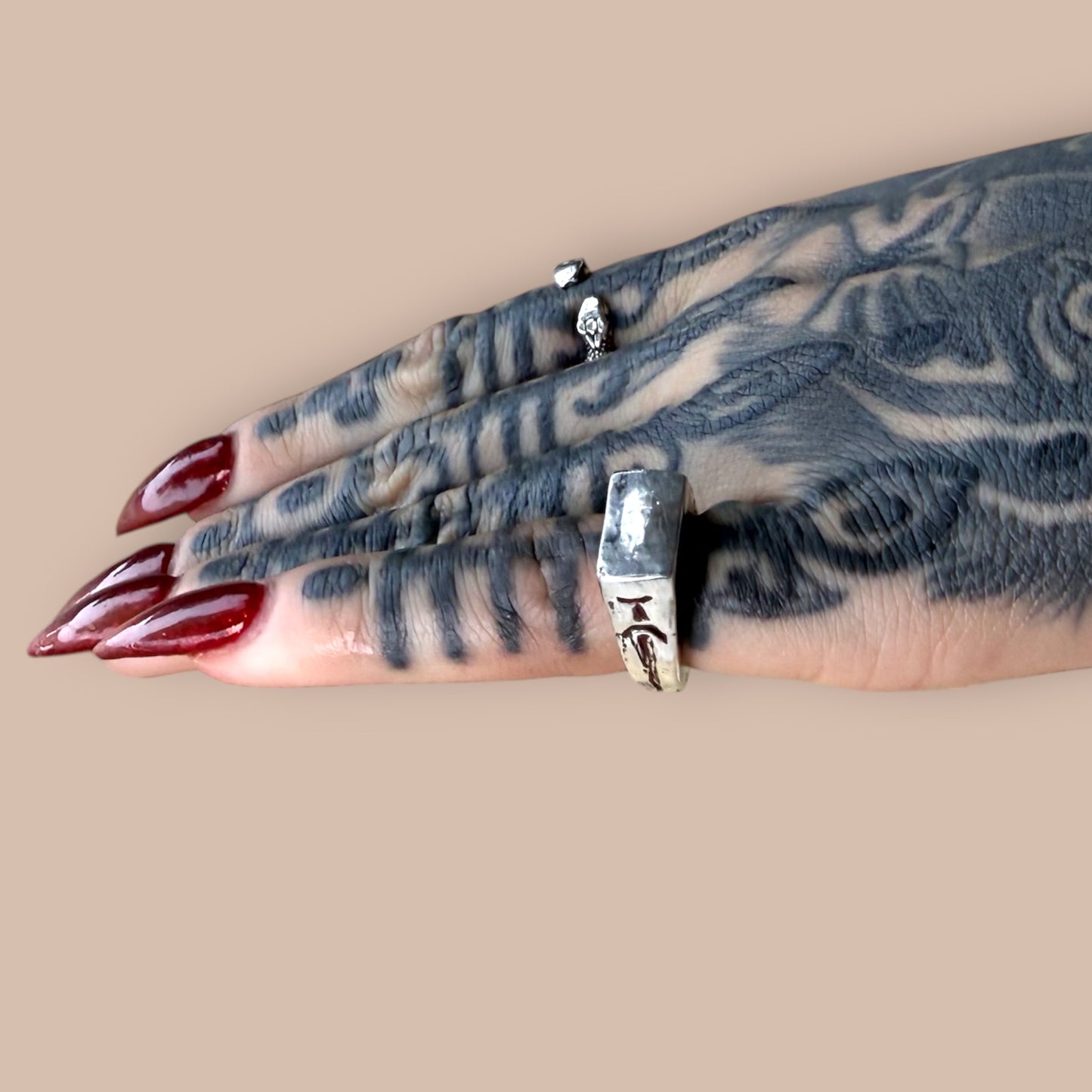The Blade Signet
