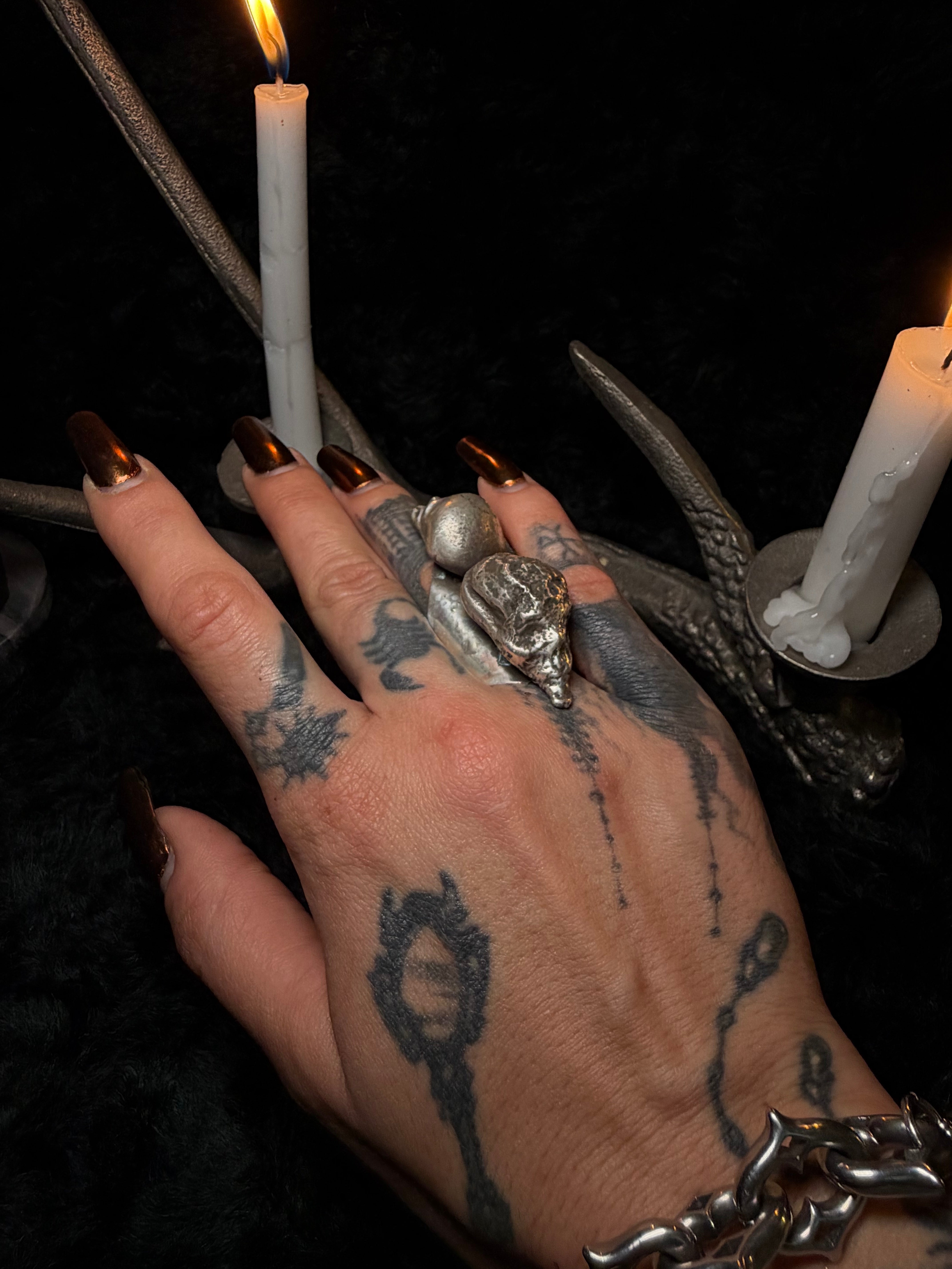 Death's Embrace — Double Skull Ring