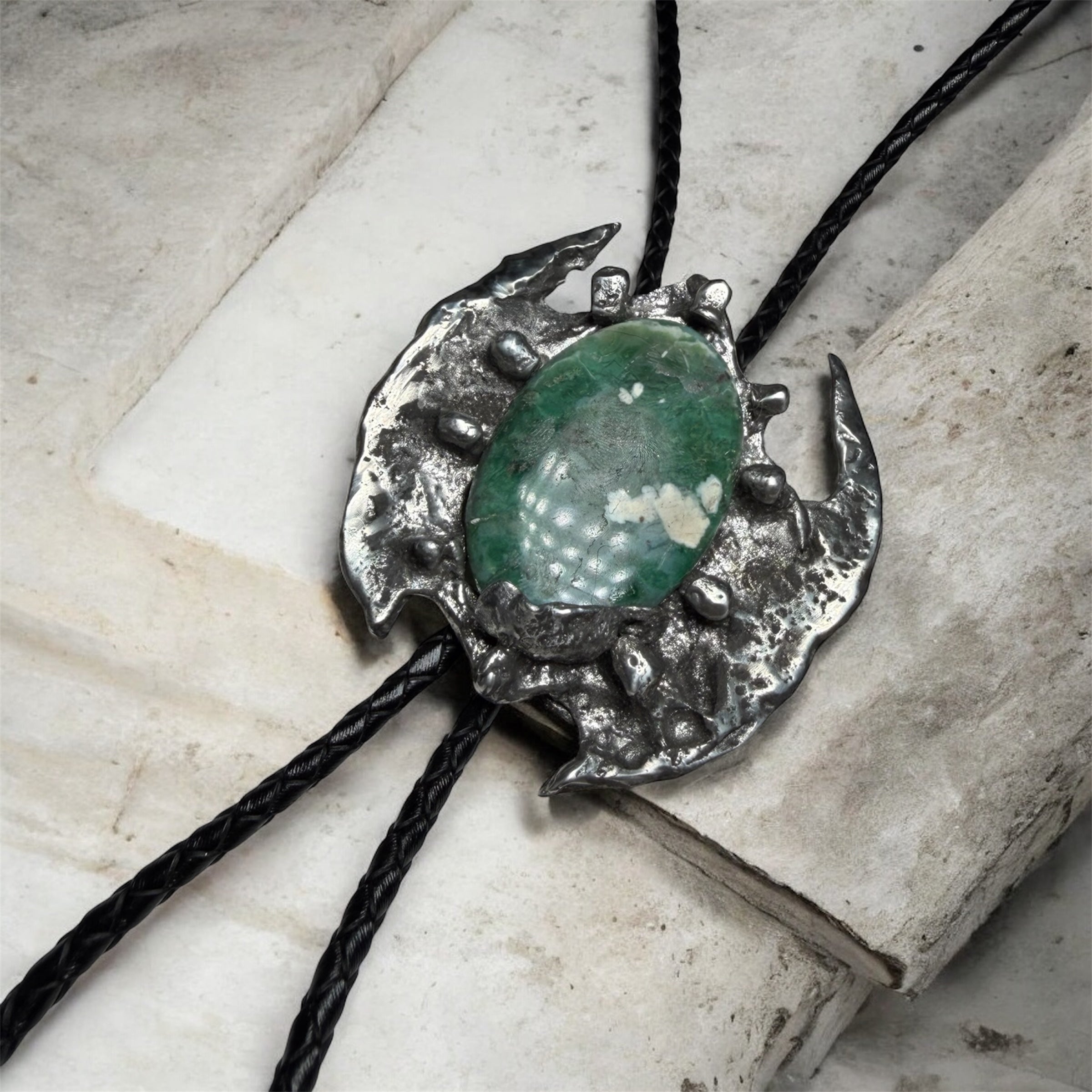 THE EMERALD MOON RELIC BOLO